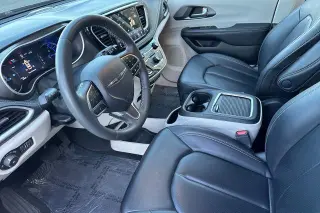Chrysler Pacifica Plug-In Hybrid 2024 Select 4dr Mini-Van