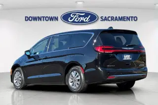 Chrysler Pacifica Plug-In Hybrid 2024 Select 4dr Mini-Van