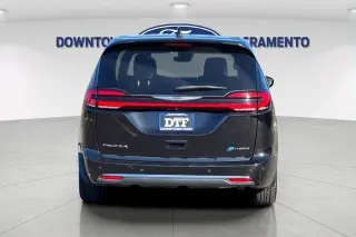 Chrysler Pacifica Plug-In Hybrid 2024 Select 4dr Mini-Van