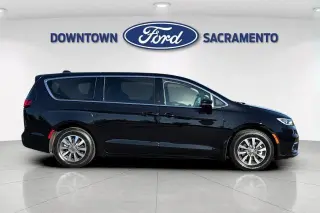 Chrysler Pacifica Plug-In Hybrid 2024 Select 4dr Mini-Van