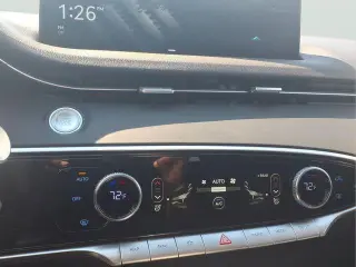 Genesis GV70 2025 AWD 2.5T Estándar 4p SUV