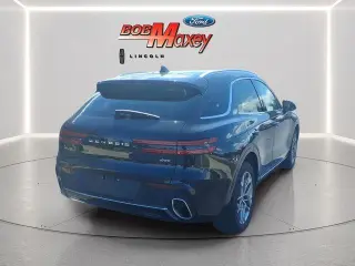 Genesis GV70 2025 AWD 2.5T Estándar 4p SUV