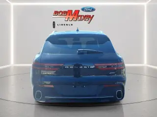 Genesis GV70 2025 AWD 2.5T Estándar 4p SUV