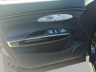 Genesis GV70 2025 AWD 2.5T Estándar 4p SUV