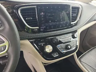 Chrysler Pacifica 2023 Limited 4dr Mini-Van