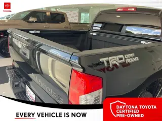 Toyota Tundra 2019 4x2 Limited 4dr CrewMax Cab Pickup SB (5.7L V8)