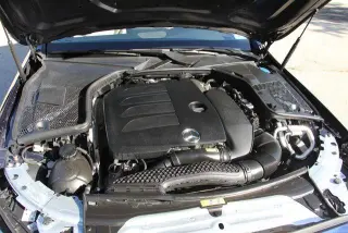 Mercedes-Benz Clase C 2020 AWD C 300 4MATIC 4p Sedan