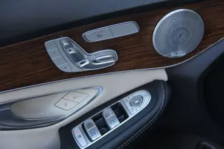 Mercedes-Benz Clase C 2020 AWD C 300 4MATIC 4p Sedan
