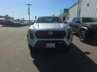 Toyota Tacoma 2024 4x4 TRD Todo Terreno 4p Doble Cabina 6.1 pies LB