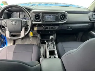 Toyota Tacoma 2016 4x2 SR5 V6 6.1 ft LB de cabina doble