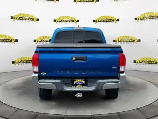 Toyota Tacoma 2016 4x2 SR5 V6 6.1 ft LB de cabina doble