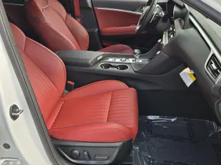 Genesis G70 2026 3.3T Sport Prestige 4dr Sedán