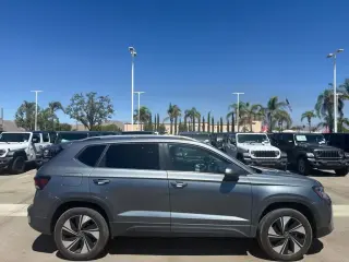 Volkswagen Taos 2025 AWD SE 4Motion 4p SUV
