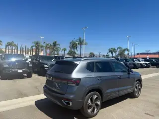 Volkswagen Taos 2025 AWD SE 4Motion 4p SUV