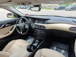2018 INFINITI QX30