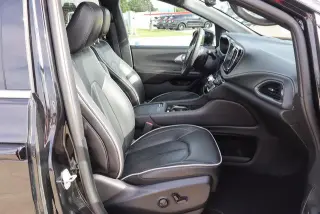 Chrysler Pacifica 2026 AWD Limited 4dr Mini-Van