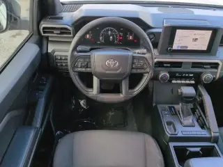 Toyota Tacoma 2024 4x2 SR 4dr Cabina Doble Doble 5.0 ft SB