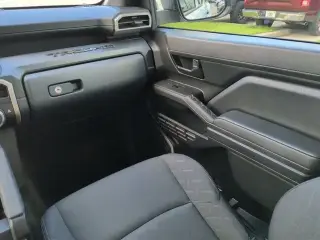 Toyota Tacoma 2024 4x2 SR 4dr Cabina Doble Doble 5.0 ft SB