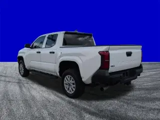 Toyota Tacoma 2024 4x2 SR 4dr Cabina Doble Doble 5.0 ft SB