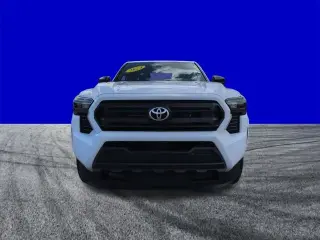 Toyota Tacoma 2024 4x2 SR 4dr Cabina Doble Doble 5.0 ft SB