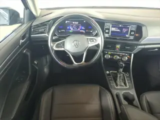 Volkswagen Jetta 2024 SE 4p Sedano