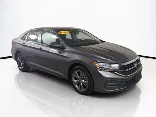 Volkswagen Jetta 2024 SE 4p Sedano
