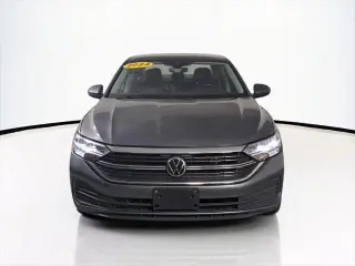 Volkswagen Jetta 2024 SE 4p Sedano