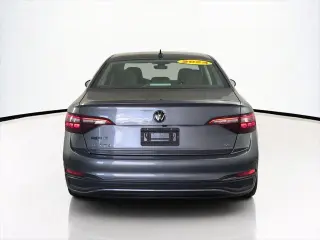 Volkswagen Jetta 2024 SE 4p Sedano