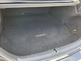 Genesis G70 2023 2.0T 4p Sedan