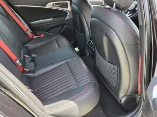 Genesis G70 2023 2.0T 4p Sedan