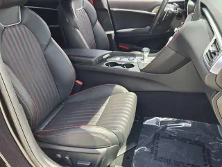 Genesis G70 2023 2.0T 4p Sedan
