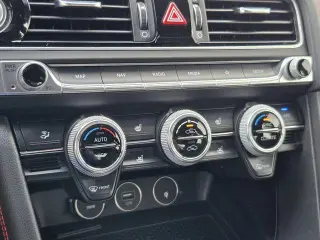 Genesis G70 2023 2.0T 4p Sedan