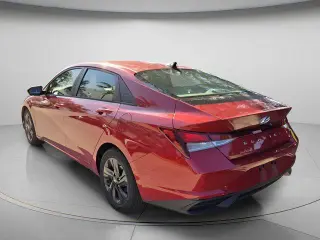 Hyundai ELANTRA 2023 SEL 4p Sedan