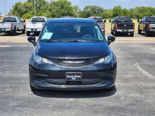 Chrysler Voyager 2023 LX 4dr Mini-Van