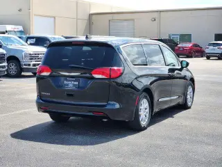 Chrysler Voyager 2023 LX 4dr Mini-Van