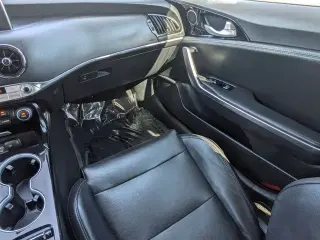 Kia Stinger 2019 4p Sedana