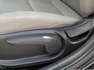 Hyundai ELANTRA 2017 SE 4dr Sedán (lanzamiento a mitad de año)