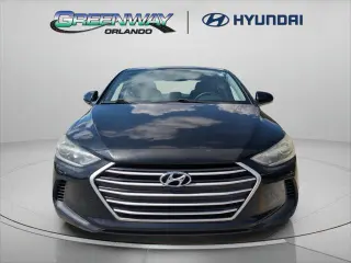 Hyundai ELANTRA 2017 SE 4dr Sedán (lanzamiento a mitad de año)