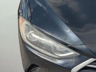 Hyundai ELANTRA 2017 SE 4dr Sedán (lanzamiento a mitad de año)