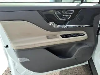 Lincoln Corsair 2023 AWD Reserve 4dr SUV