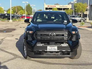Toyota Tacoma 2024 4x4 SR5 4p Doble Cabina Doble 5.0 ft CB