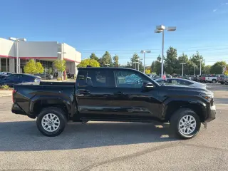 Toyota Tacoma 2024 4x4 SR5 4p Doble Cabina Doble 5.0 ft CB