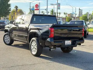 Toyota Tacoma 2024 4x4 SR5 4p Doble Cabina Doble 5.0 ft CB