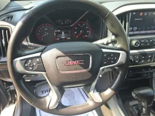 GMC Canyon 2016 4x4 SLT 4dr Cabina de escuadrón 5 pies de baranda trasera