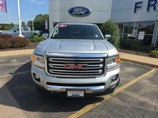 GMC Canyon 2016 4x4 SLT 4dr Cabina de escuadrón 5 pies de baranda trasera