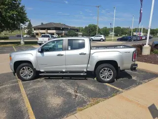 GMC Canyon 2016 4x4 SLT 4dr Cabina de escuadrón 5 pies de baranda trasera