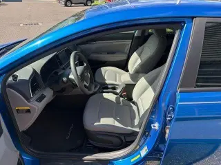 Hyundai ELANTRA 2017 SE 4dr Sedan 6M