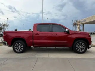 Chevrolet Silverado 1500 2021 4x2 LT 4 puertas Crew Cab 5,8 pies SB