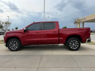 Chevrolet Silverado 1500 2021 4x2 LT 4 puertas Crew Cab 5,8 pies SB
