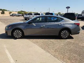Nissan Altima 2025 2.5 SV 4dr Sedán